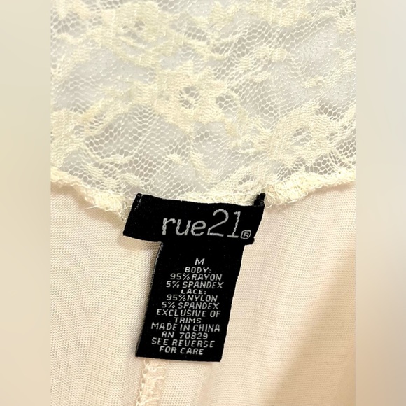 💰SALE 2 SHIRT BUNDLE Valerie Bertinelli (teal) & Rue 21 (cream) - Picture 7 of 12